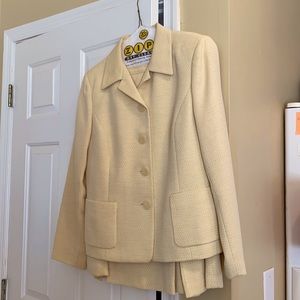 Le Suit Cream Women's Blazer and Skirt Set